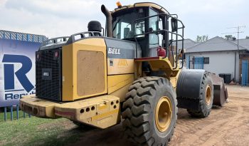PRE-OWNED BELL L2106E FRONT END LOADER full
