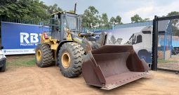 PRE-OWNED BELL L2106E FRONT END LOADER