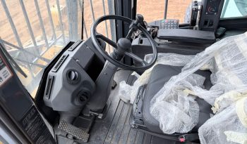PRE-OWNED BELL L2106E FRONT END LOADER full
