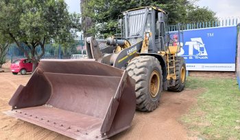 PRE-OWNED BELL L2106E FRONT END LOADER full