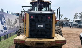 PRE-OWNED BELL L2106E FRONT END LOADER full